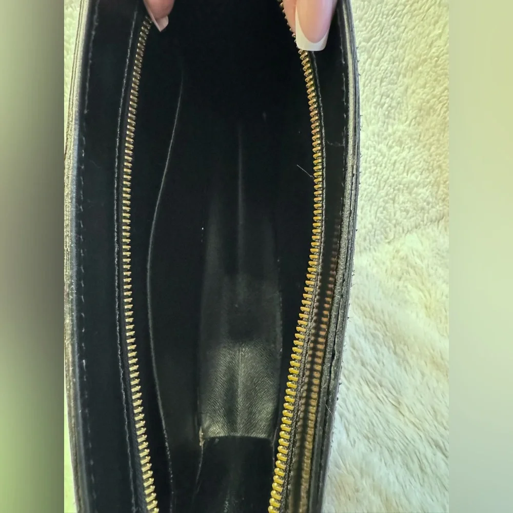 Vintage 2000 Louis Vuitton Epi Leather Clutch
